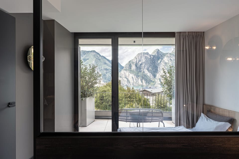 Junior Studio Suite, Balcony, Partial Lake View | Balcony