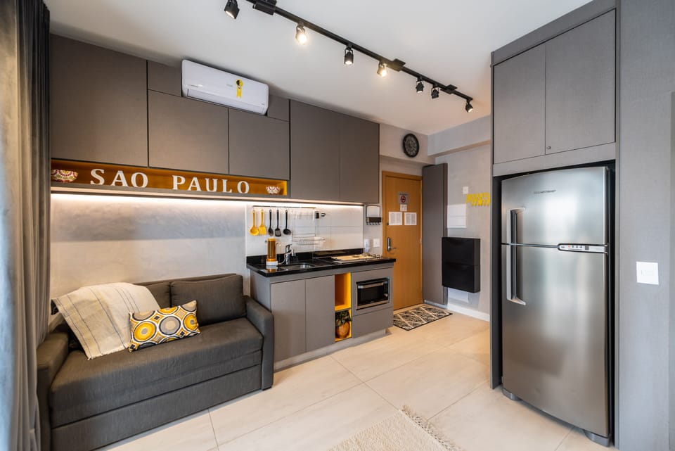 Executive Studio Suite | Private kitchen | Full-size fridge, microwave, stovetop, coffee/tea maker
