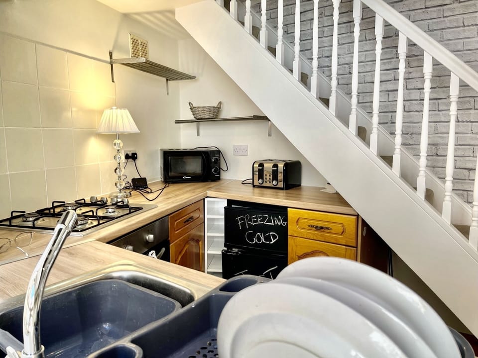 Classic Cottage, Private Bathroom | Shared kitchen
