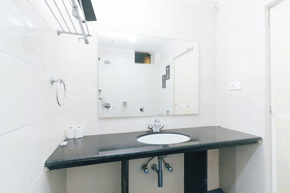 Deluxe Room | Bathroom