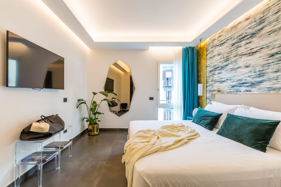 Business Room | Premium bedding, down comforters, pillowtop beds, minibar