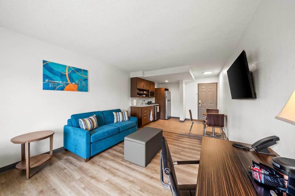 Suite, 2 Double Beds, Non Smoking | Blackout drapes, iron/ironing board, free WiFi, bed sheets