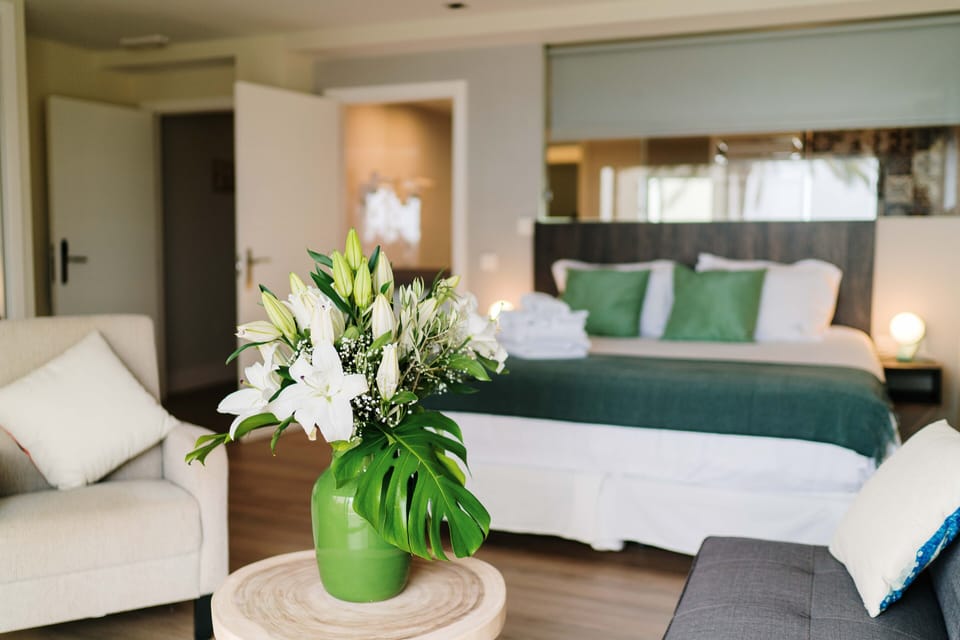 Junior Studio Suite, Sea View, Oceanfront | Free minibar, in-room safe, desk, laptop workspace