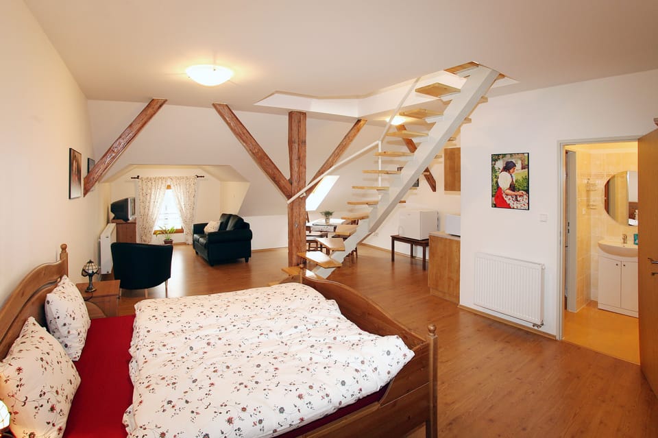 Triple Room | Soundproofing, free WiFi, bed sheets