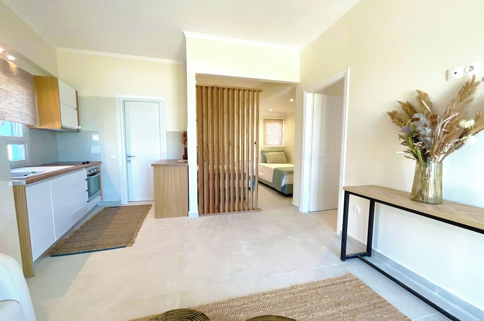 Apartment, 2 Bedrooms, Smoking, Balcony | Interior