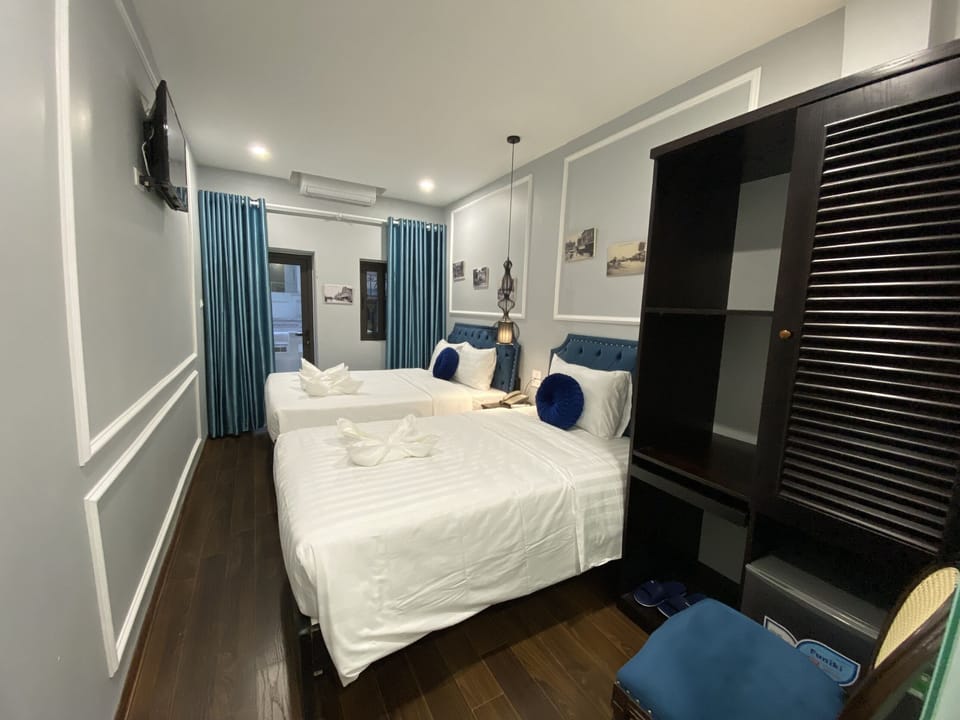 Junior Triple Room | Premium bedding, memory foam beds, minibar, soundproofing