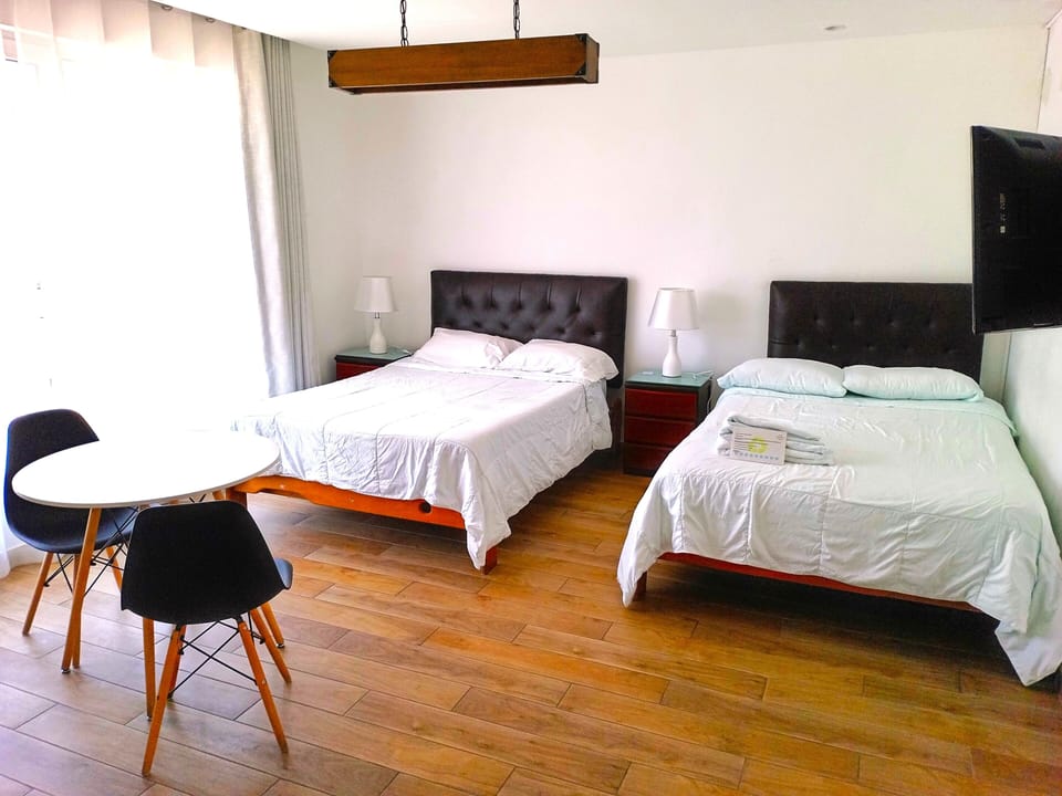Business Twin Room | Premium bedding, down comforters, pillowtop beds, minibar