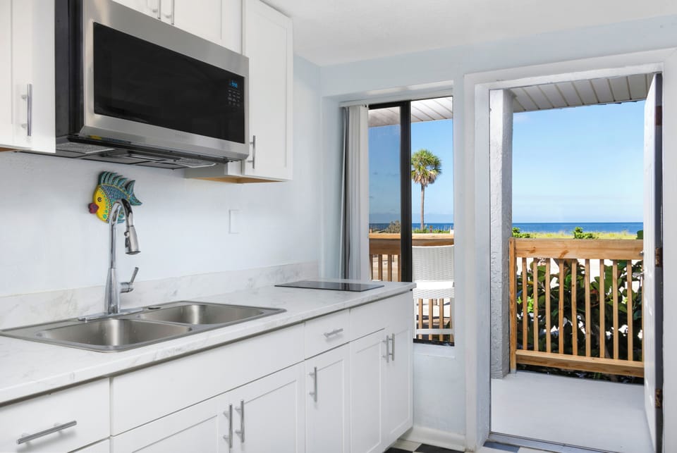 Superior Studio Suite, Multiple Beds, Ocean View, Beachfront | Private kitchen | Full-size fridge, microwave, stovetop, coffee/tea maker