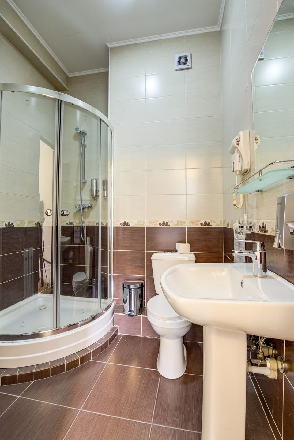Basic Single Room | Bathroom | Shower, free toiletries, hair dryer, slippers
