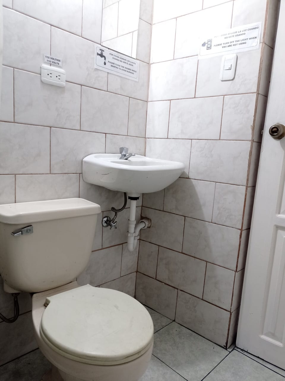 Rainfall showerhead, towels