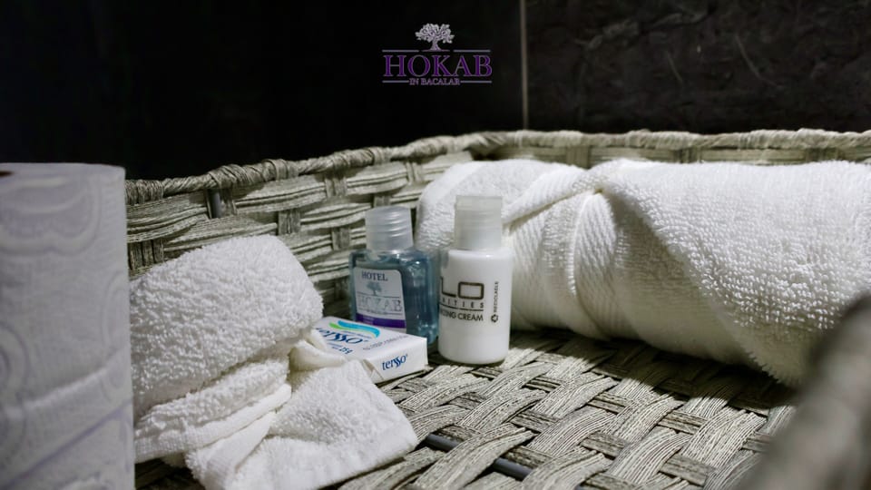 Premier Room, 3 Bedrooms | Bathroom | Rainfall showerhead, designer toiletries, towels, soap
