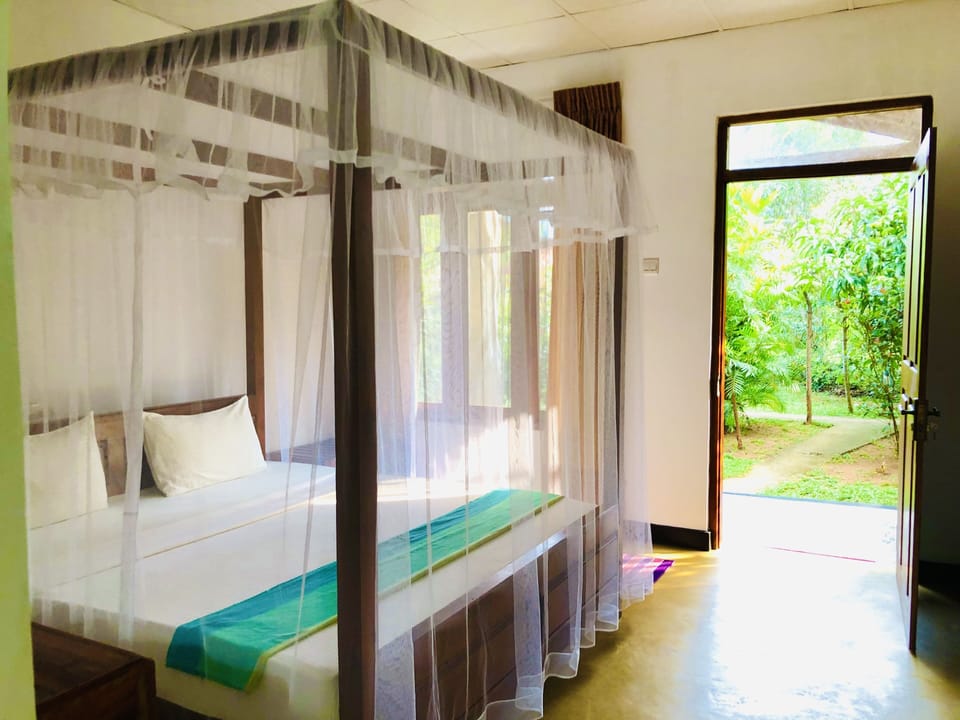 Deluxe Cottage, 1 Bedroom, Non Smoking, Lake View | Living area