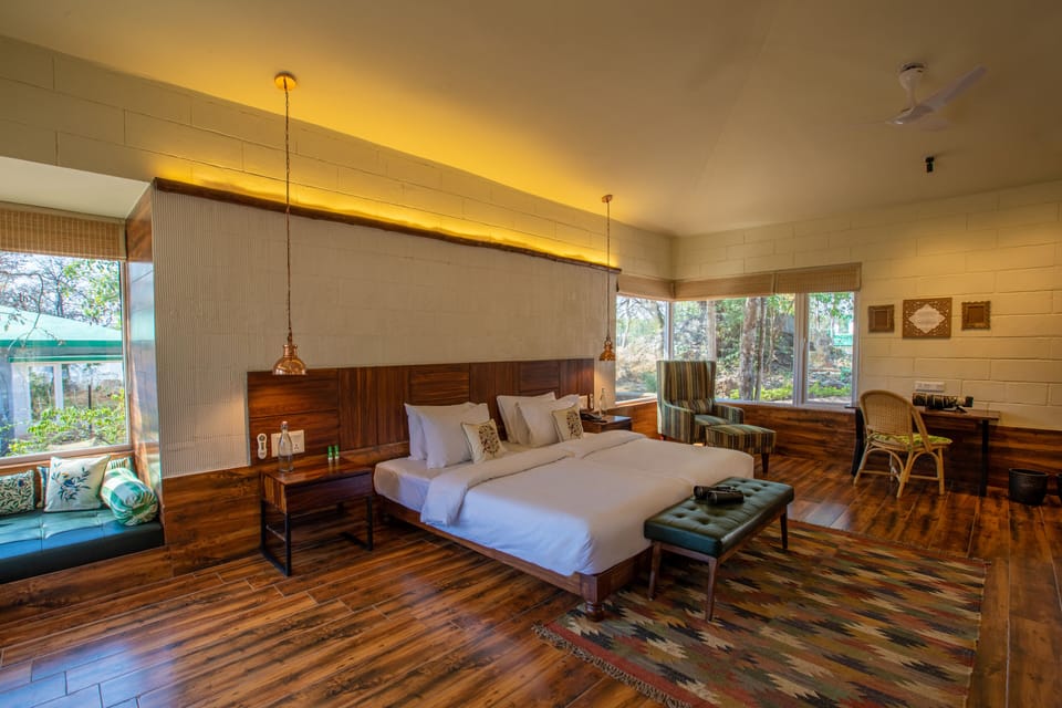 Minibar, in-room safe, laptop workspace, bed sheets