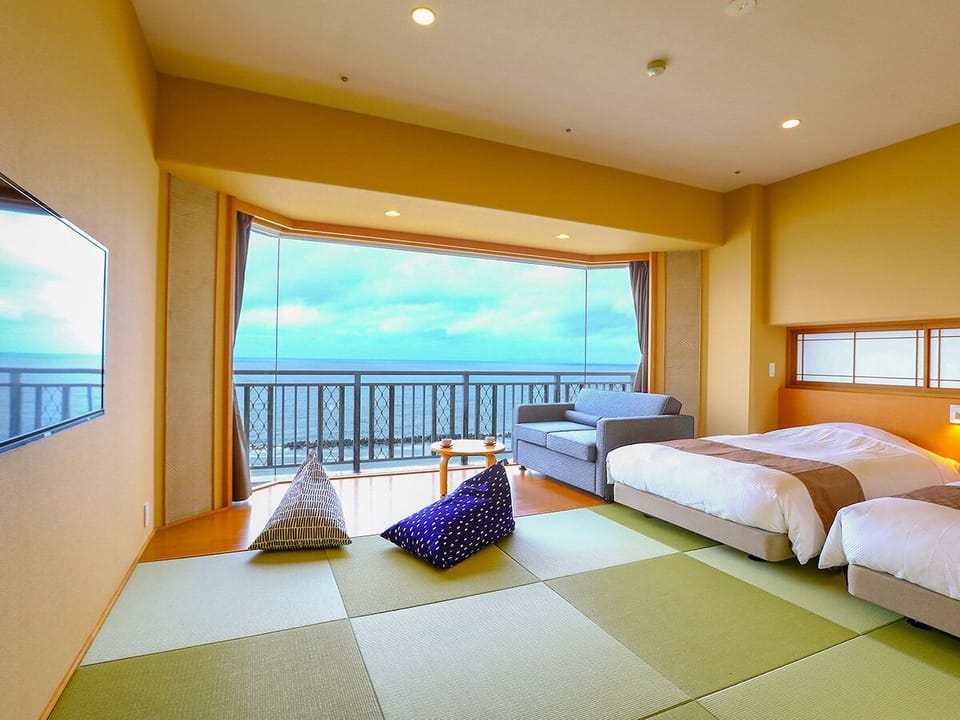 Superior Japanese Style Twin Bed For 3 Persons - Shower Only - Ocean View - Non-Smoking | In-room safe, blackout drapes, WiFi (free), bed sheets