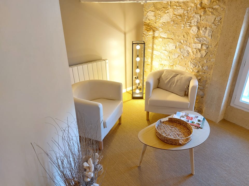 Traditional Room, 1 Queen Bed, Non Smoking, Courtyard View | Premium bedding, memory foam beds, individually decorated