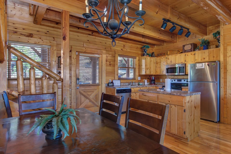 Cabin, Multiple Beds, Hot Tub, Mountain View | Private kitchen | Fridge, microwave, oven, stovetop