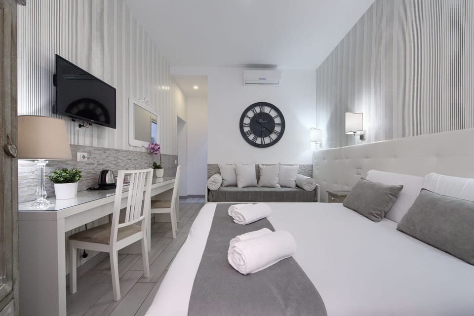Double Room | In-room safe, desk, blackout drapes, soundproofing