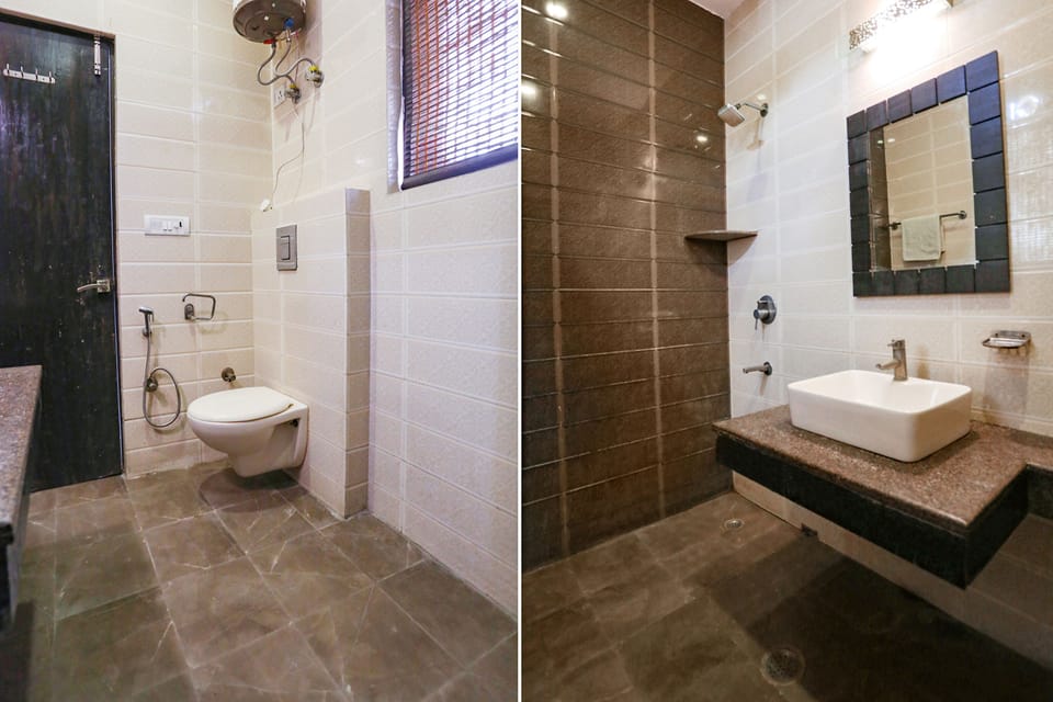 Shower, rainfall showerhead, free toiletries, towels