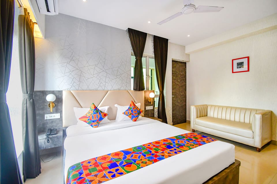 Egyptian cotton sheets, premium bedding, in-room safe, free WiFi