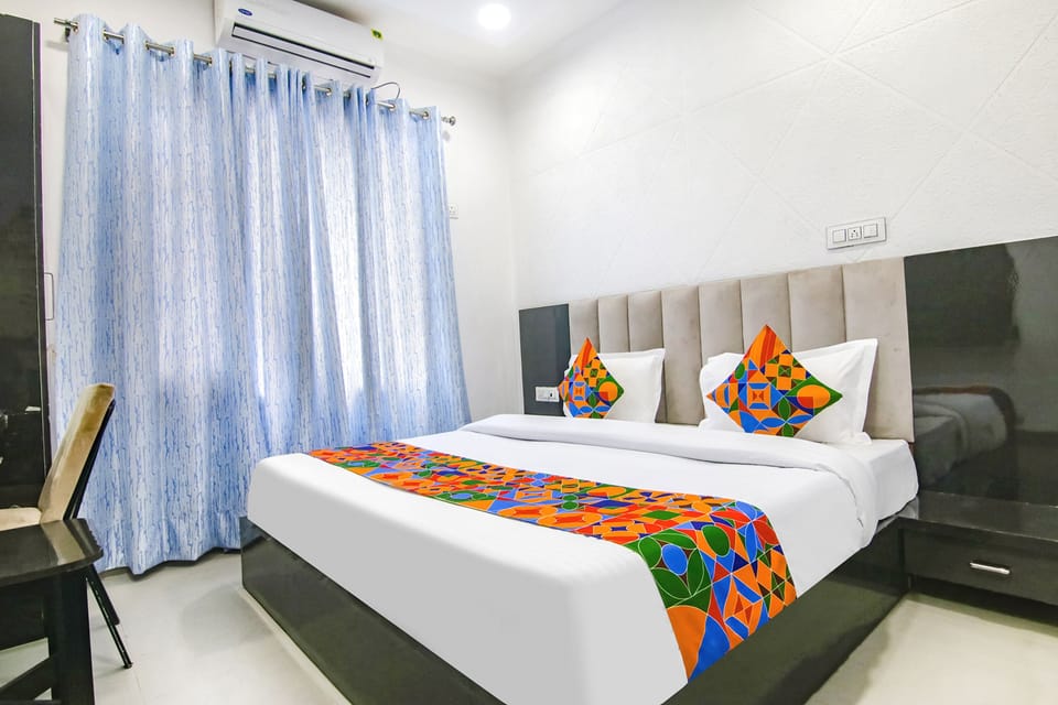 Family Room | Egyptian cotton sheets, premium bedding, in-room safe, free WiFi