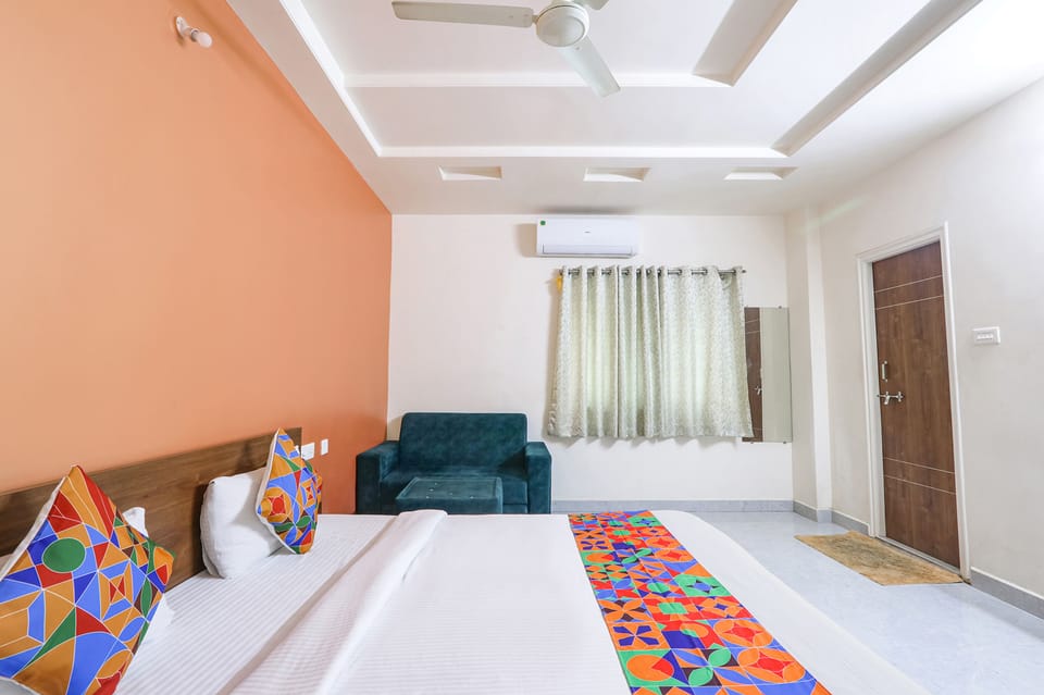 Egyptian cotton sheets, premium bedding, in-room safe, free WiFi