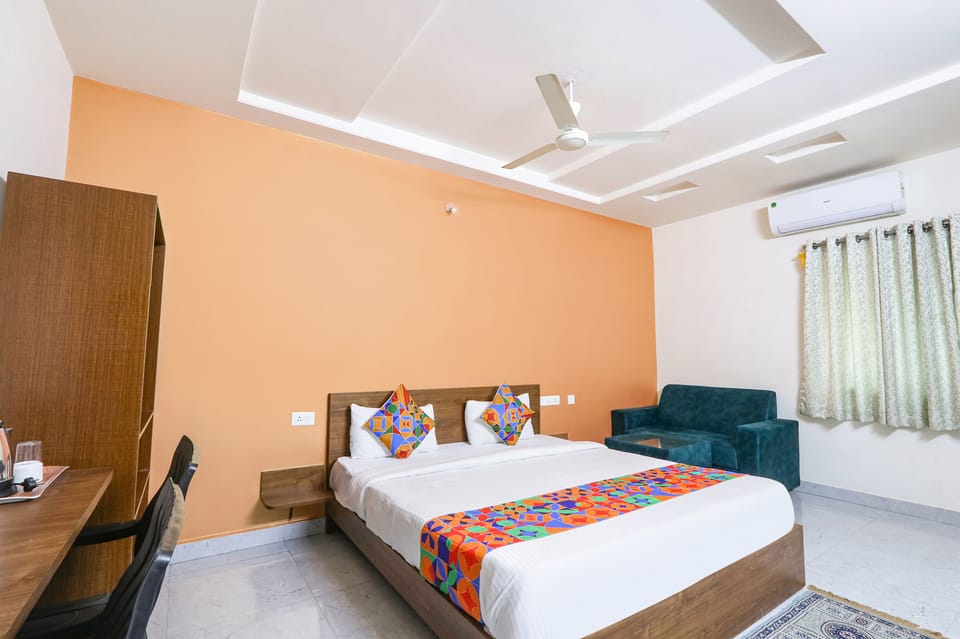 Deluxe Room | Egyptian cotton sheets, premium bedding, in-room safe, free WiFi