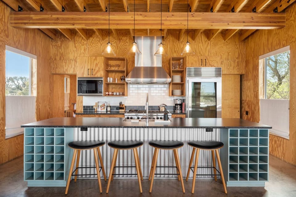House | Private kitchen | Fridge, stovetop, blender, eco-friendly cleaning products