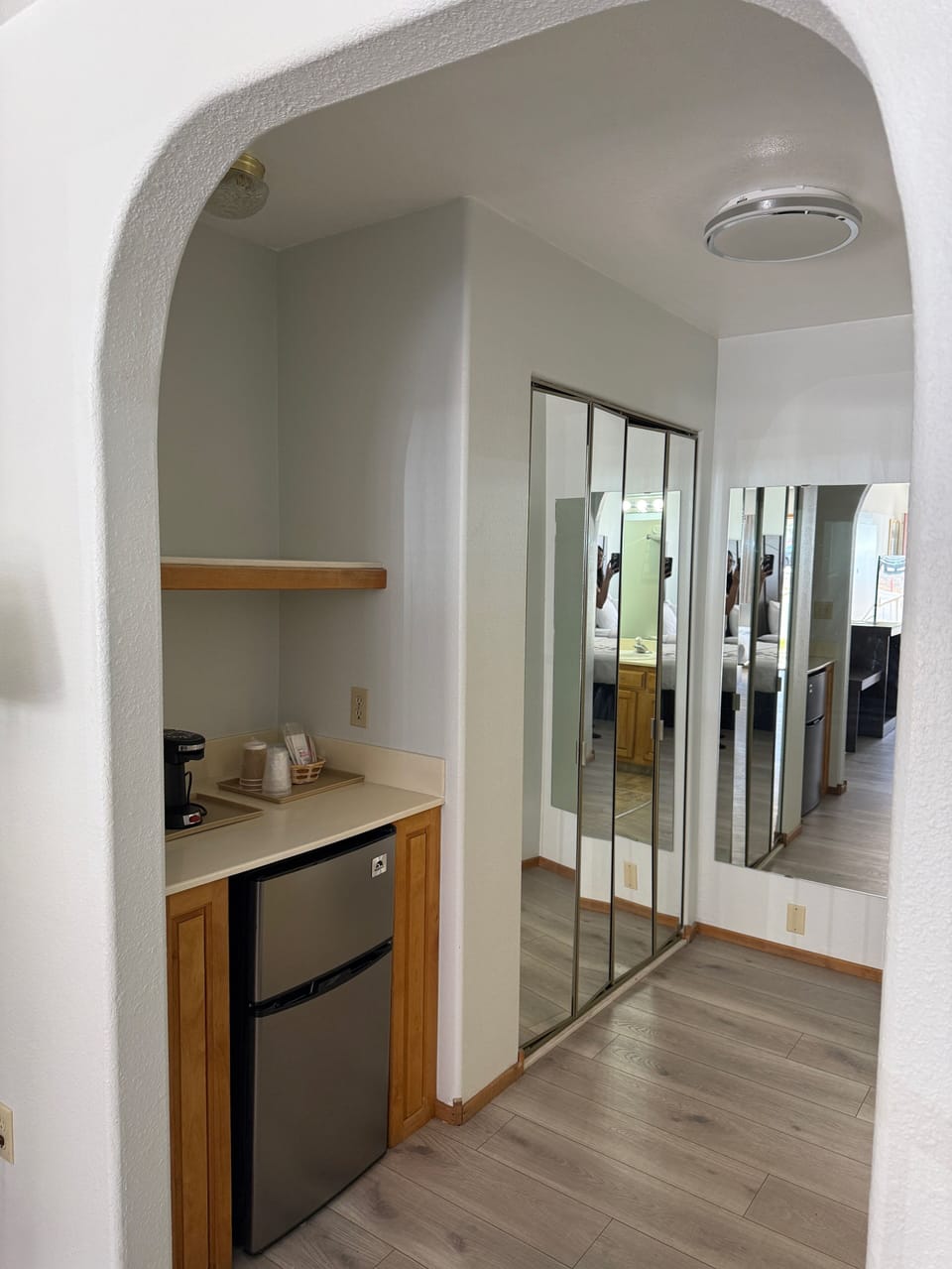 Desk, laptop workspace, iron/ironing board, free WiFi