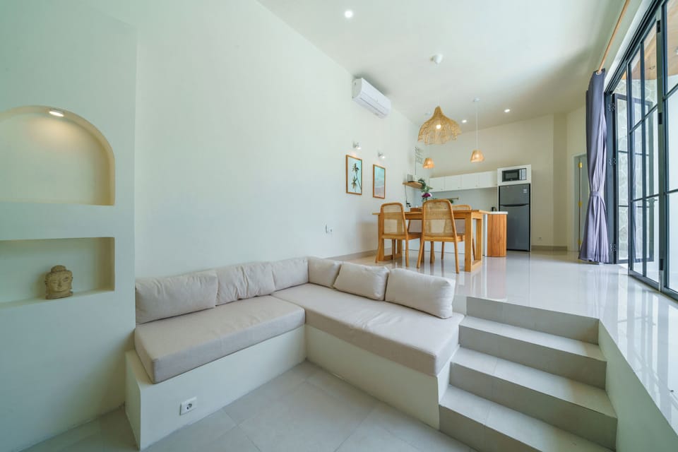 Deluxe Villa | Living area | 43-inch Smart TV with satellite channels