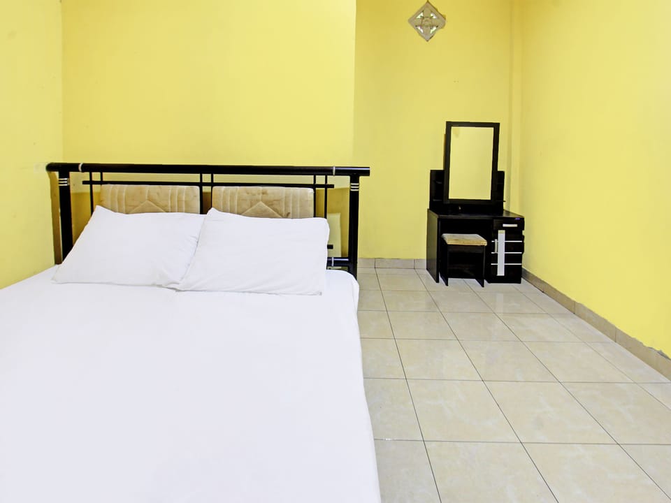 Economy Double Room | WiFi (free), bed sheets
