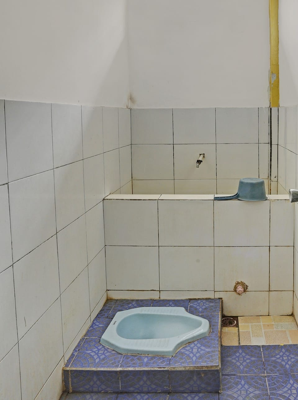 Twin Room | Bathroom | Shower, towels
