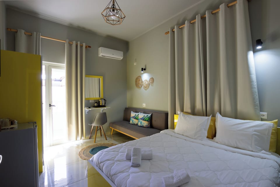 Deluxe Double Room, Balcony, City View | Frette Italian sheets, premium bedding, minibar, individually decorated