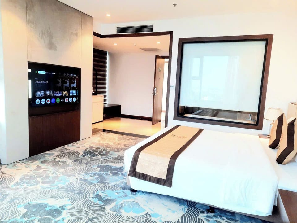 Deluxe Double Room | In-room safe, free WiFi, bed sheets