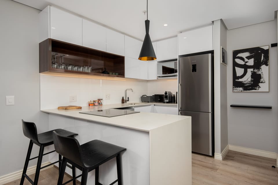Exclusive Apartment | Private kitchen | Fridge, microwave, oven, stovetop