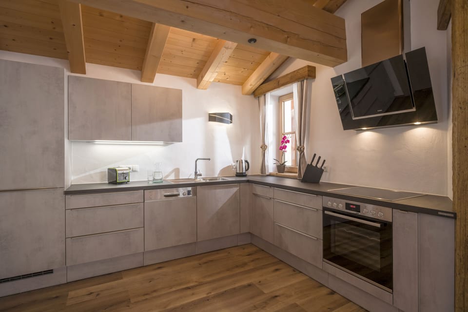 Condo | Private kitchen | Full-size fridge, oven, stovetop, dishwasher