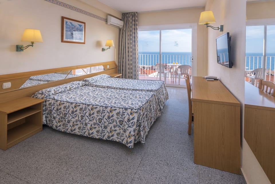 In-room safe, WiFi
