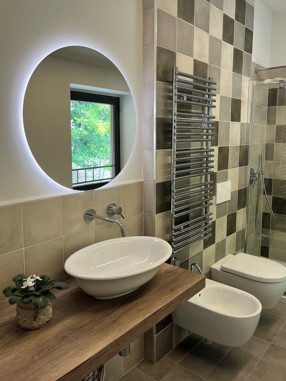 Apartment | Bathroom | Rainfall showerhead, hair dryer, bidet, heated floors