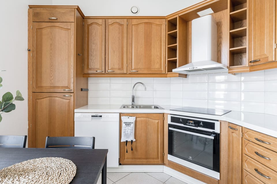 Exclusive Apartment | Private kitchen | Fridge, microwave, oven, stovetop