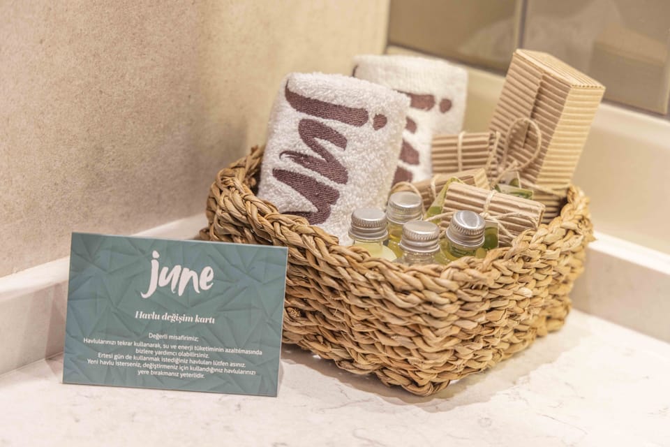 Junior Room | Bathroom | Shower, rainfall showerhead, hair dryer, slippers