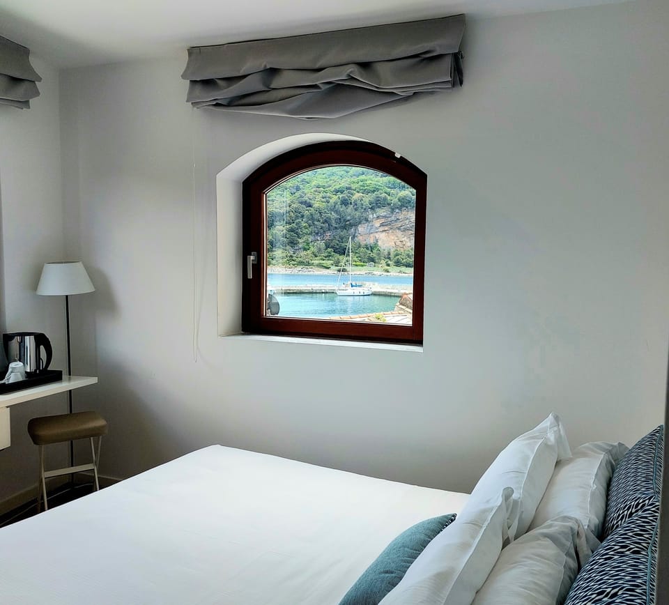 Superior Room, Sea View | Minibar, soundproofing, free WiFi