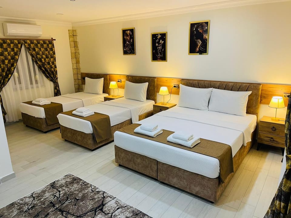 Family Double or Twin Room | Egyptian cotton sheets, premium bedding, desk, WiFi (free)