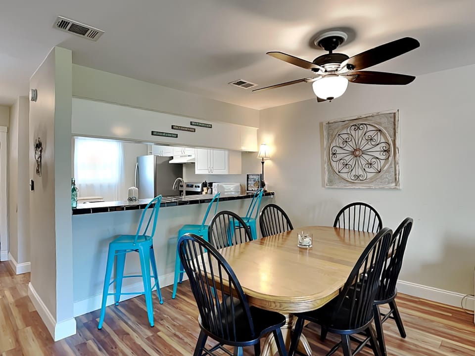 Condo, Multiple Beds, Patio, Pool View | Dining