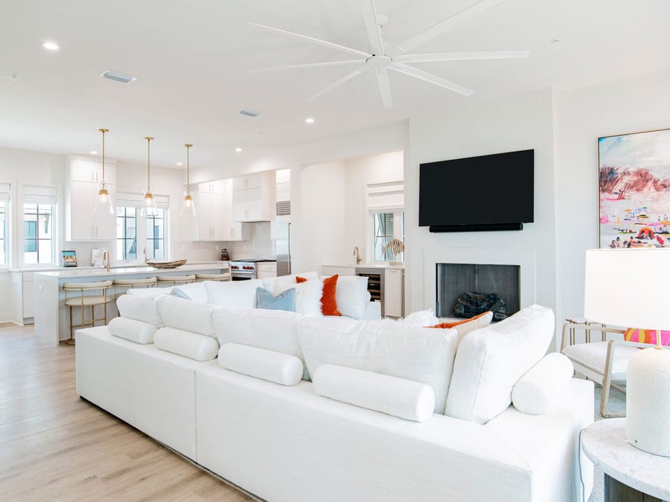 House, Multiple Beds, Balcony, Ocean View | Living area | 40-inch flat-screen TV with digital channels, TV