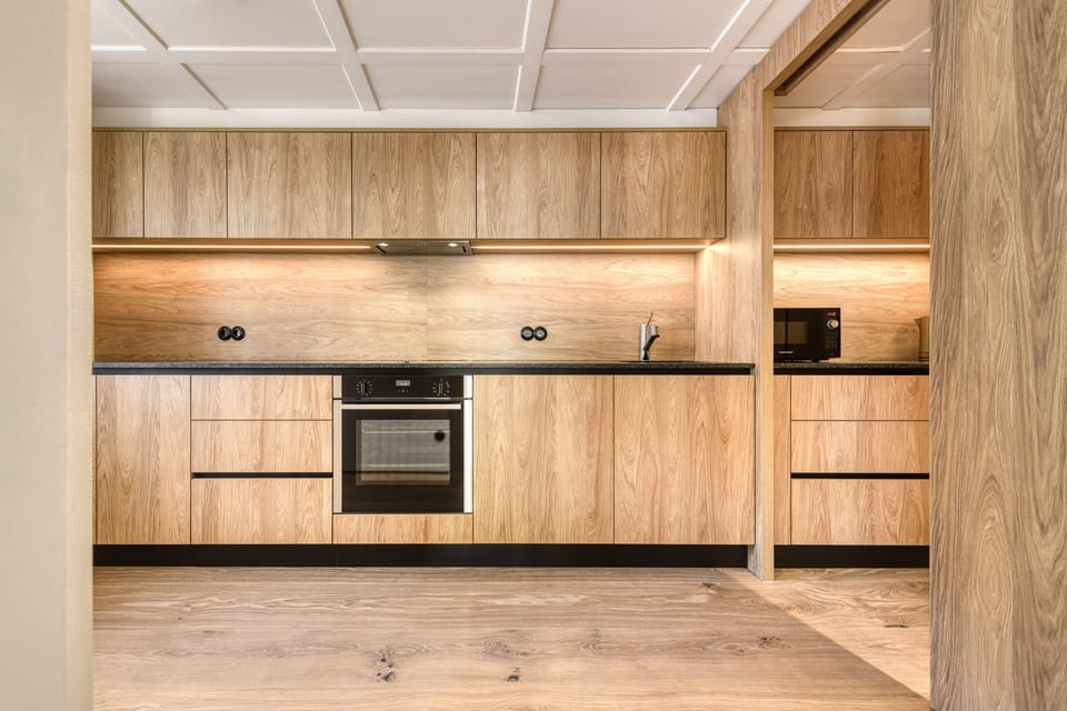 Deluxe House | Private kitchen | Fridge, microwave, oven, stovetop