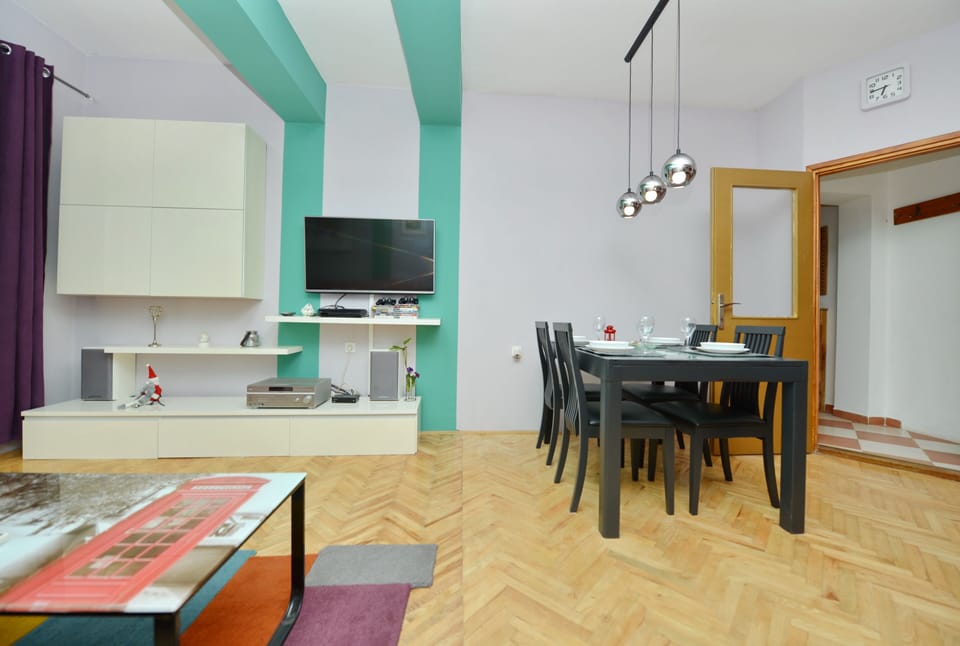 Apartment | Dining
