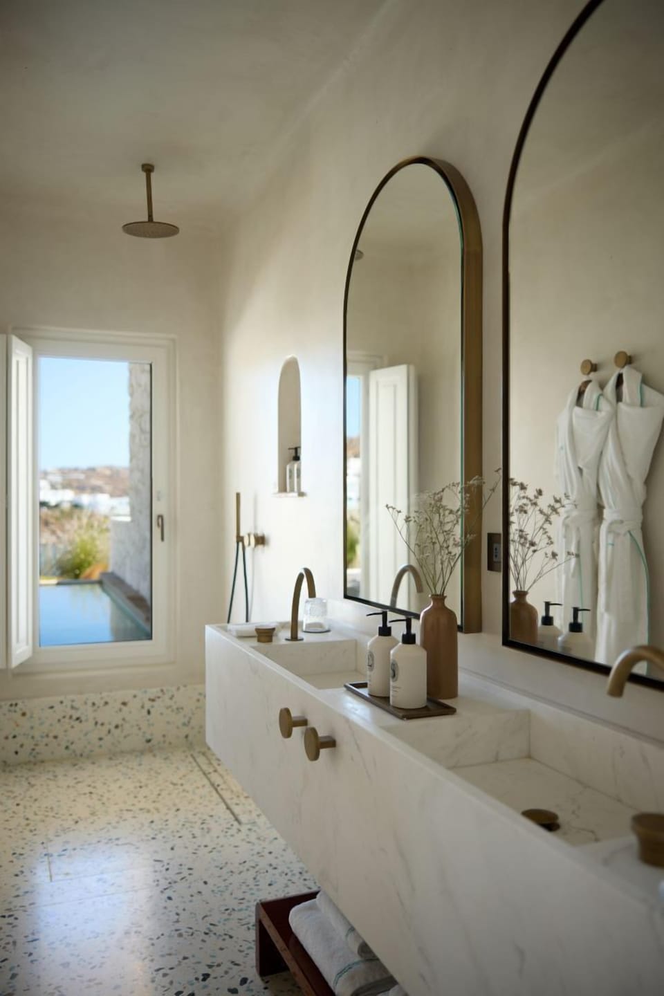 Panoramic Suite, Jetted Tub, Sea View | Bathroom | Shower, free toiletries, hair dryer, bathrobes