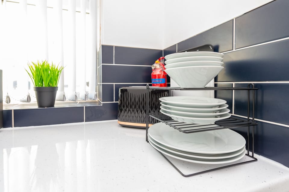 Premium Studio, Ensuite, Garden View (Annexe) | Shared kitchen