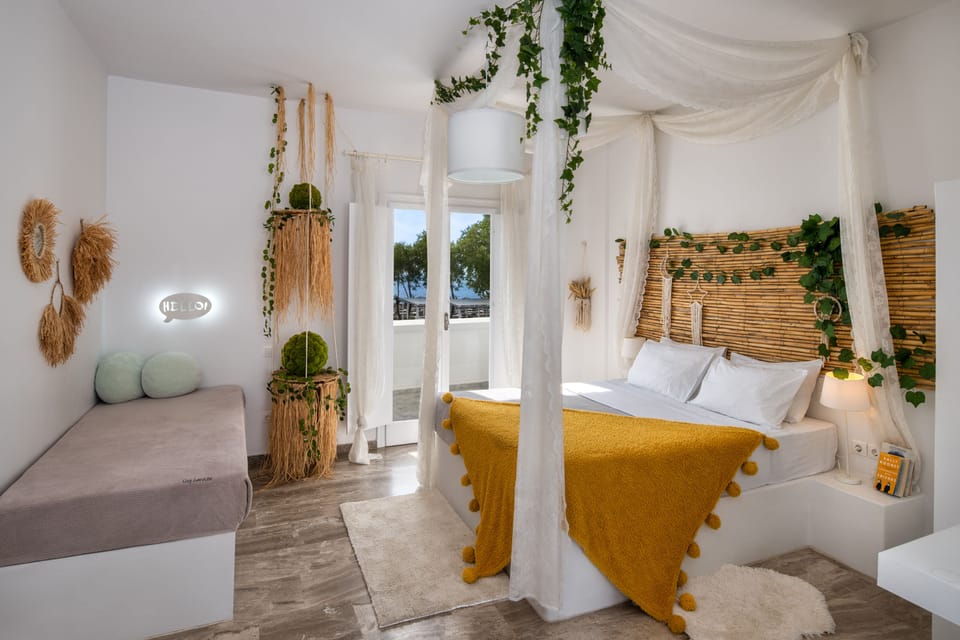 Studio | Egyptian cotton sheets, premium bedding, pillowtop beds, in-room safe