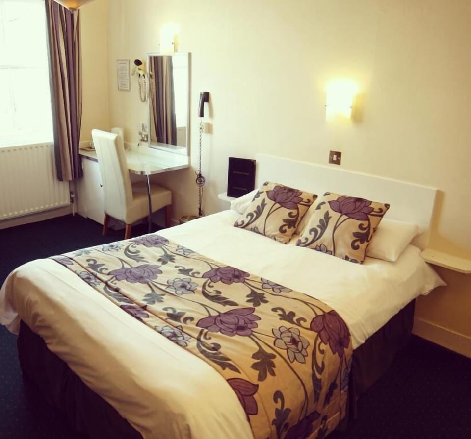 Standard Double Room | Desk, laptop workspace, free WiFi, bed sheets