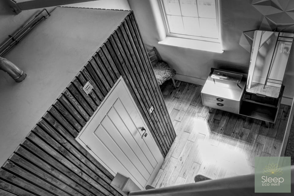 Exclusive Duplex | Living area | 32-inch LED TV with digital channels, Netflix, pay movies